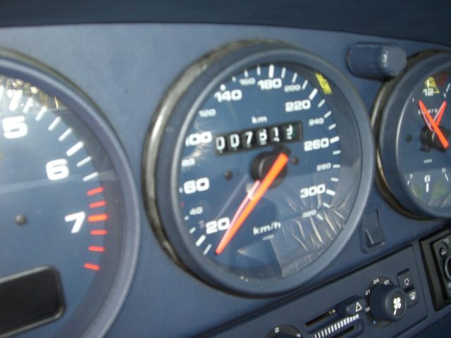 073